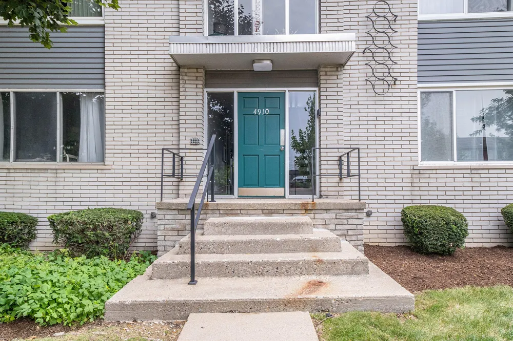 4910 Briarwood Avenue #A3 Royal Oak, MI 48073