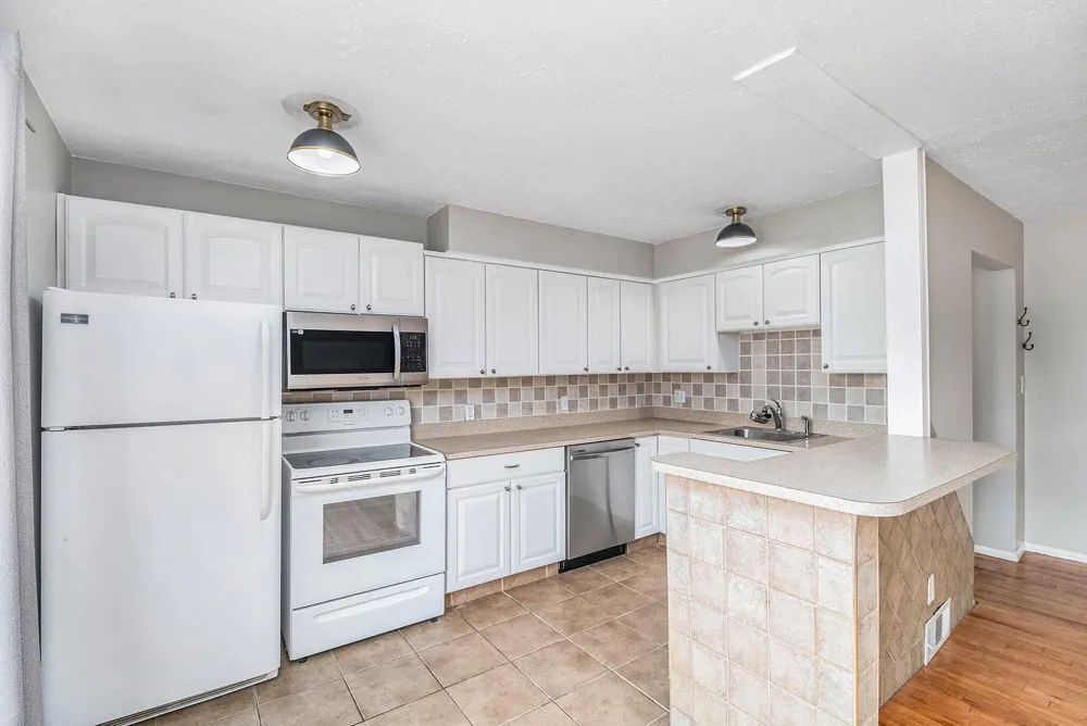 4910 Briarwood Avenue #A3 Royal Oak, MI 48073