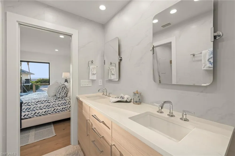 25 Beach Homes Captiva, FL 33924