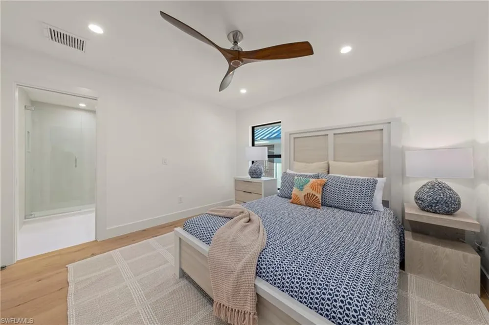 25 Beach Homes Captiva, FL 33924