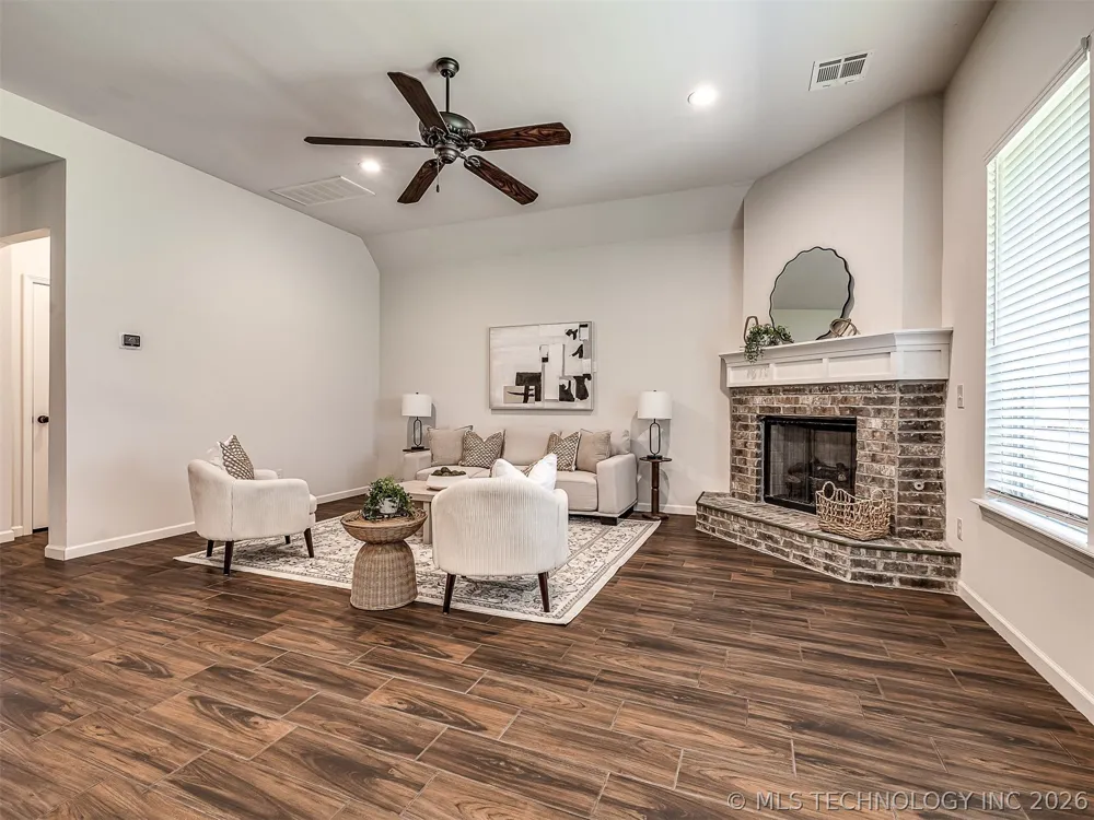 703 E 126th Street S Jenks, OK 74037