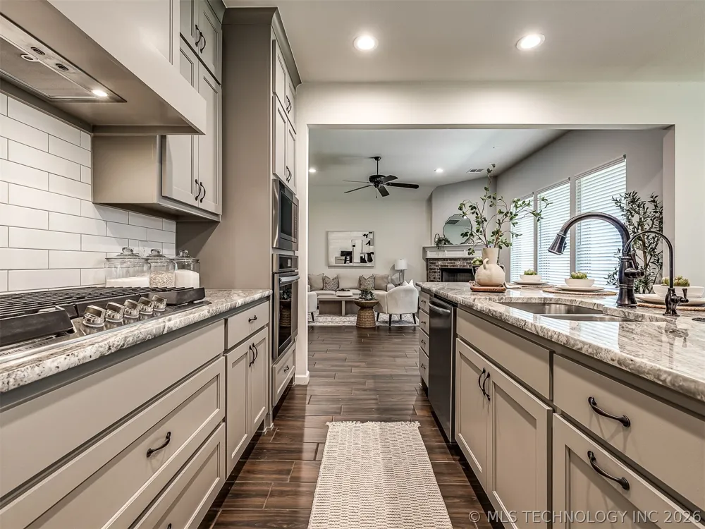 703 E 126th Street S Jenks, OK 74037