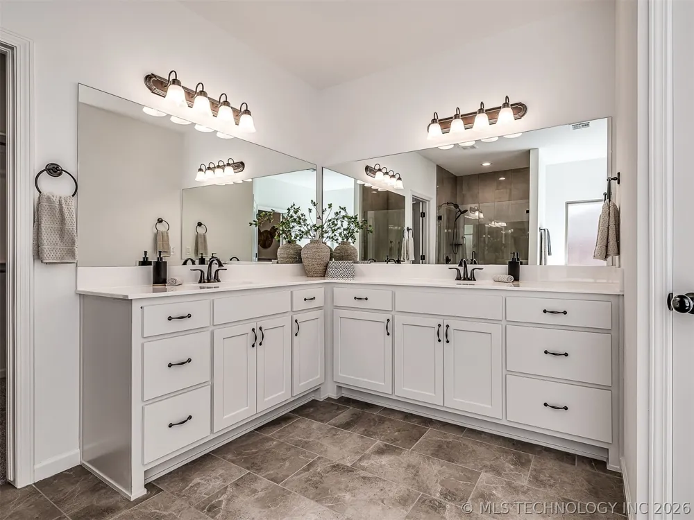 703 E 126th Street S Jenks, OK 74037