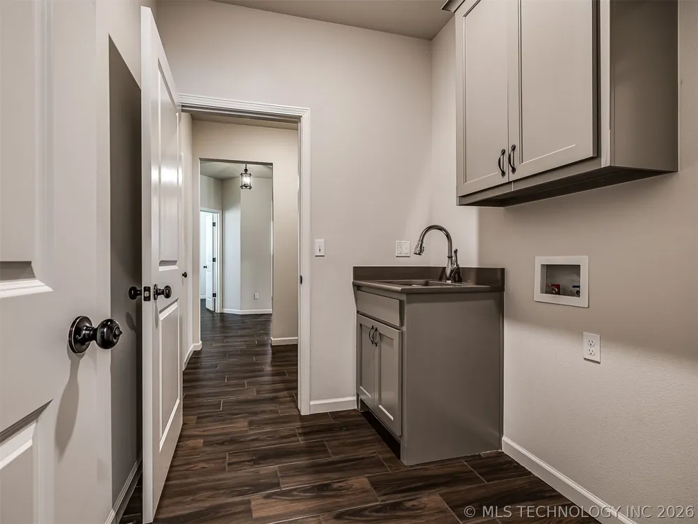 703 E 126th Street S Jenks, OK 74037