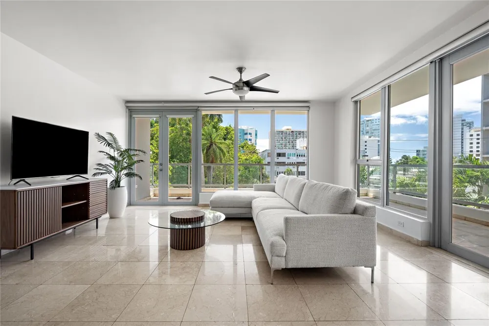 59 LIRIO #301 Carolina, PR 00979