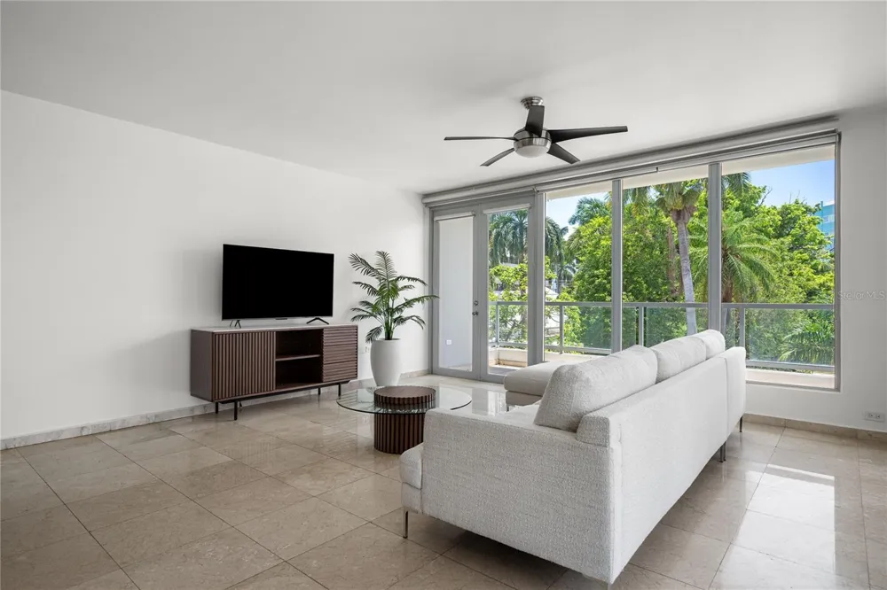59 LIRIO #301 Carolina, PR 00979