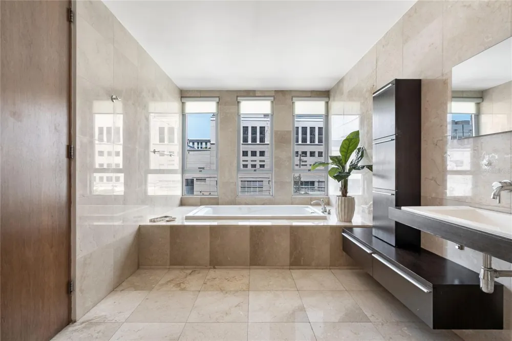 59 LIRIO #301 Carolina, PR 00979