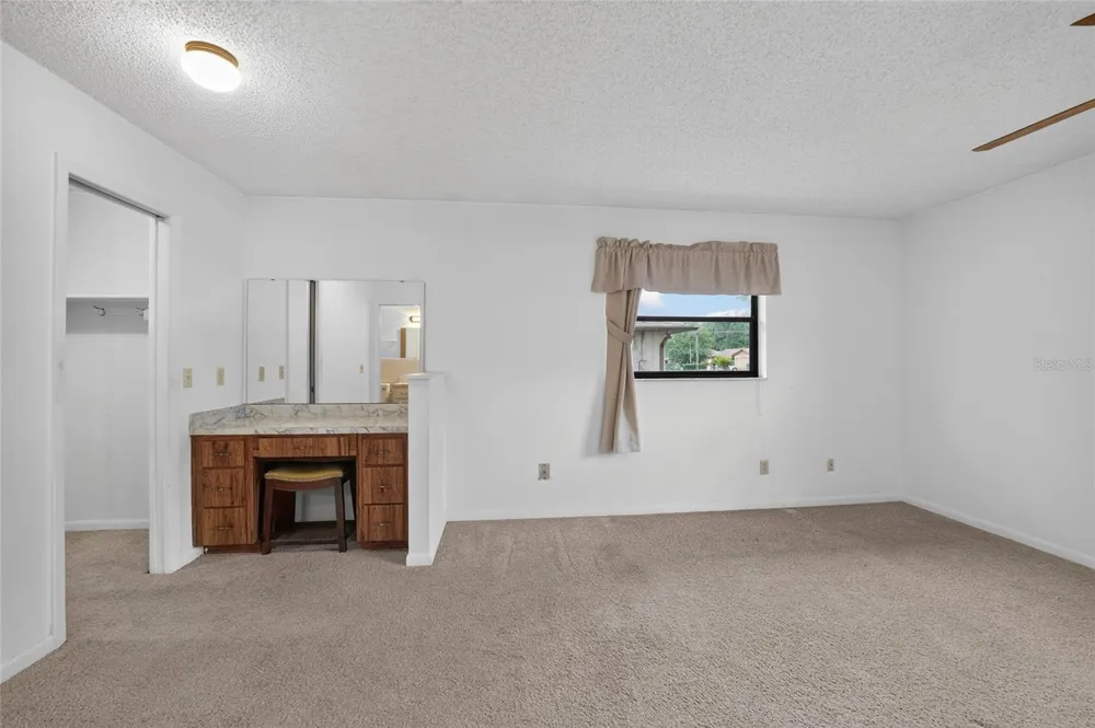 610 FOURTH AVENUE Lady Lake, FL 32159