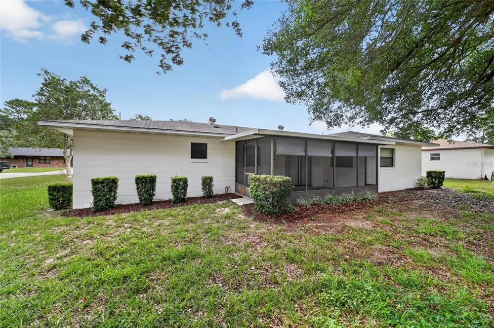 610 FOURTH AVENUE Lady Lake, FL 32159