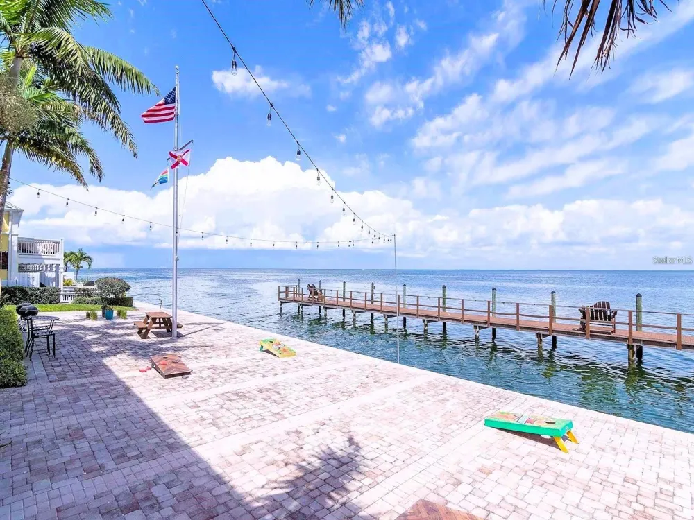 5111 COQUINA KEY DRIVE SE #C St Petersburg, FL 33705