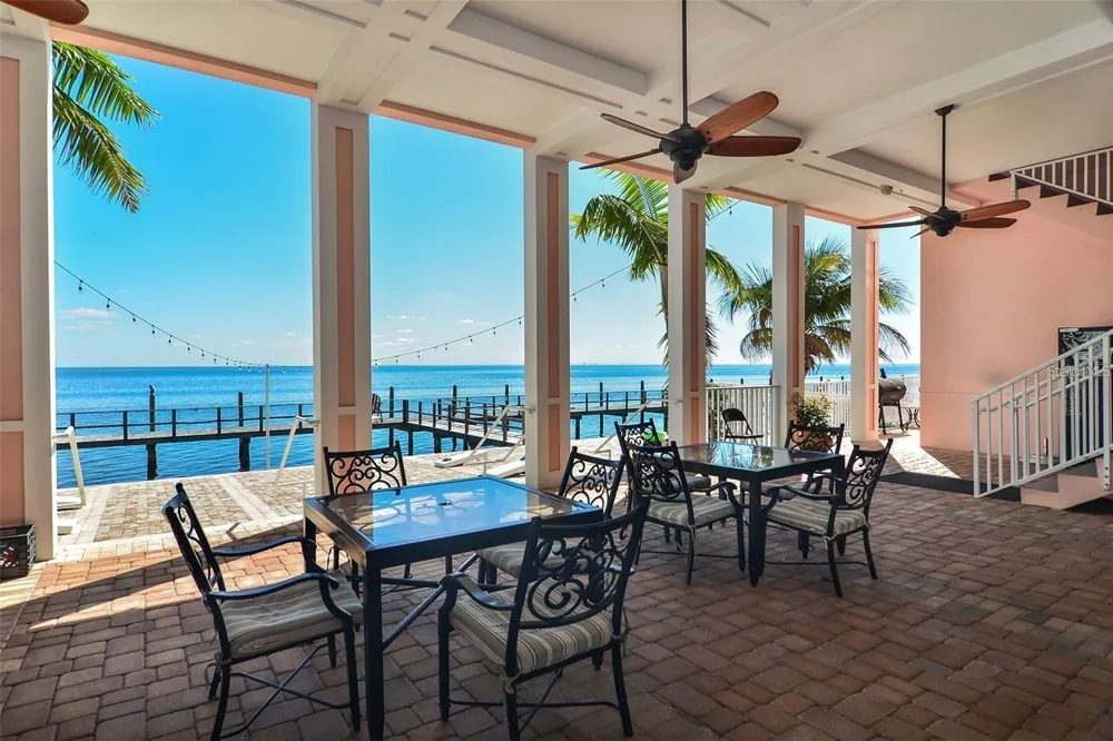 5111 COQUINA KEY DRIVE SE #C St Petersburg, FL 33705
