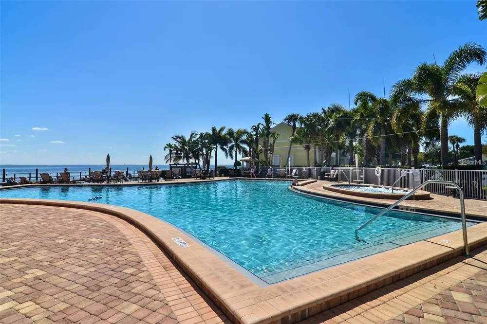 5111 COQUINA KEY DRIVE SE #C St Petersburg, FL 33705