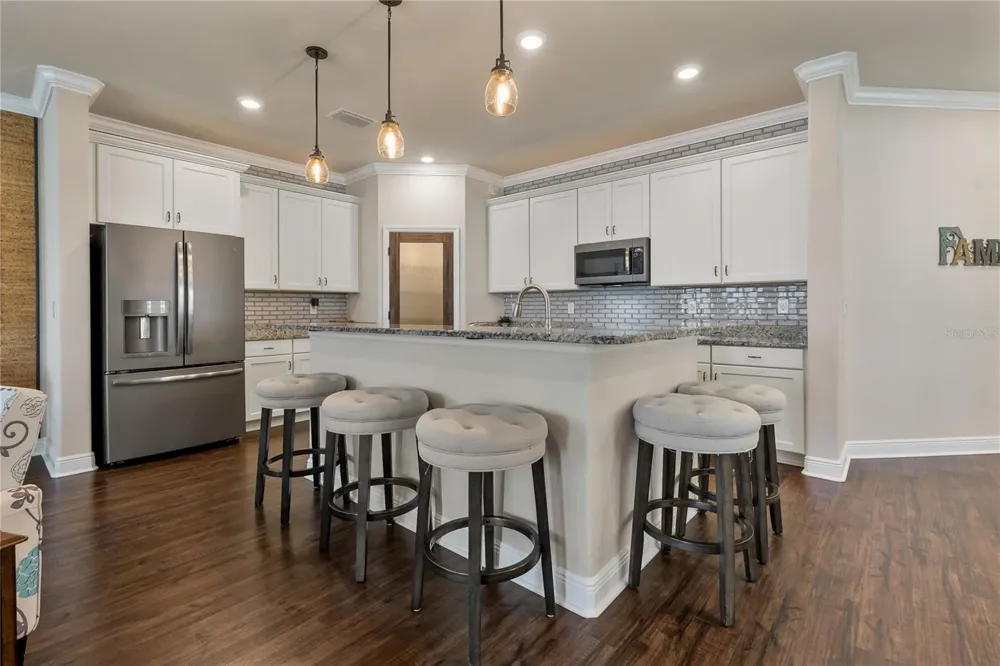 597 OZONA VILLAGE DRIVE Palm Harbor, FL 34683