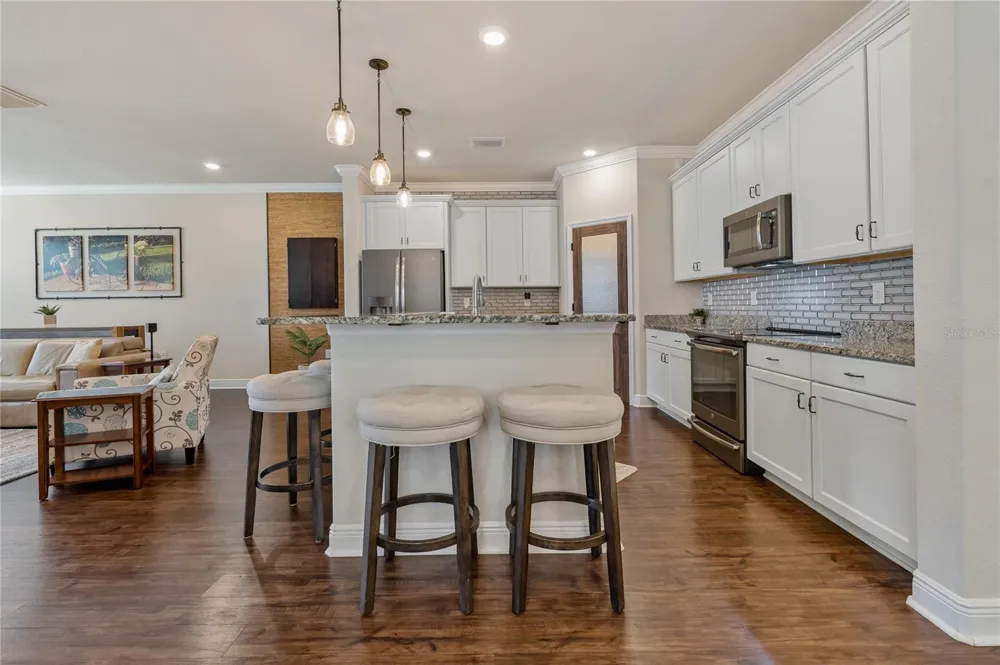 597 OZONA VILLAGE DRIVE Palm Harbor, FL 34683
