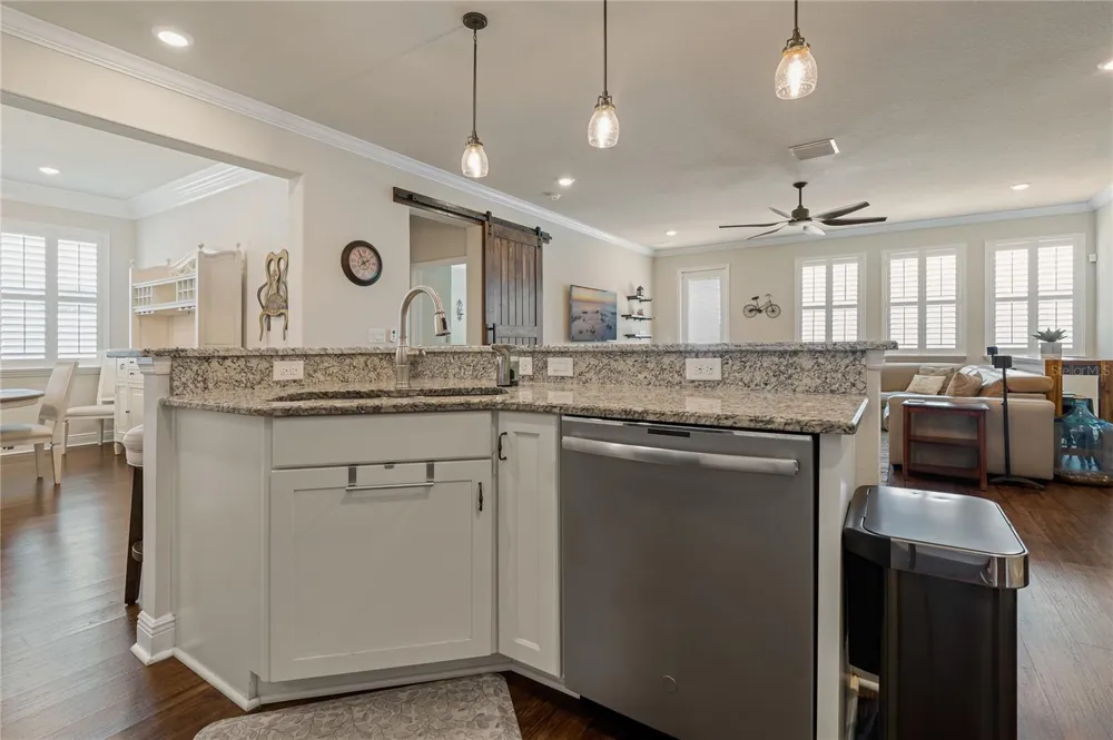 597 OZONA VILLAGE DRIVE Palm Harbor, FL 34683