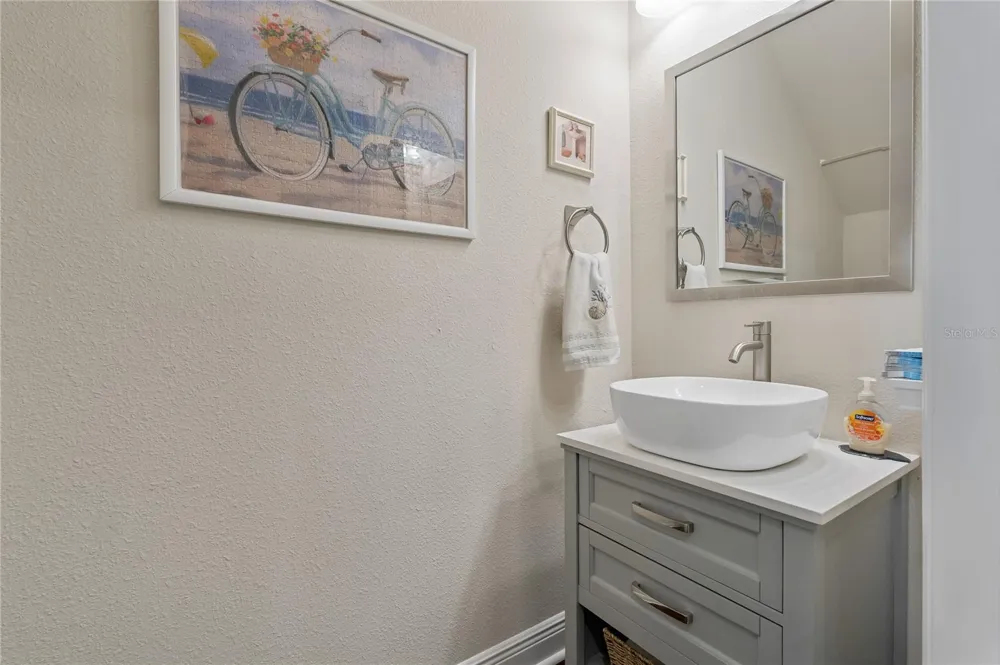 597 OZONA VILLAGE DRIVE Palm Harbor, FL 34683
