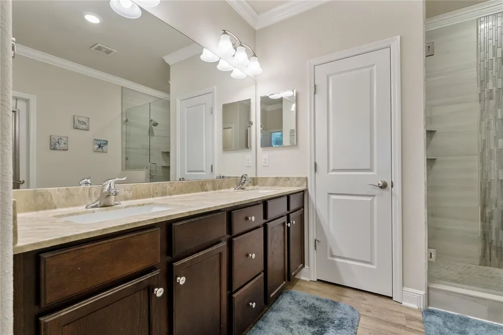 597 OZONA VILLAGE DRIVE Palm Harbor, FL 34683