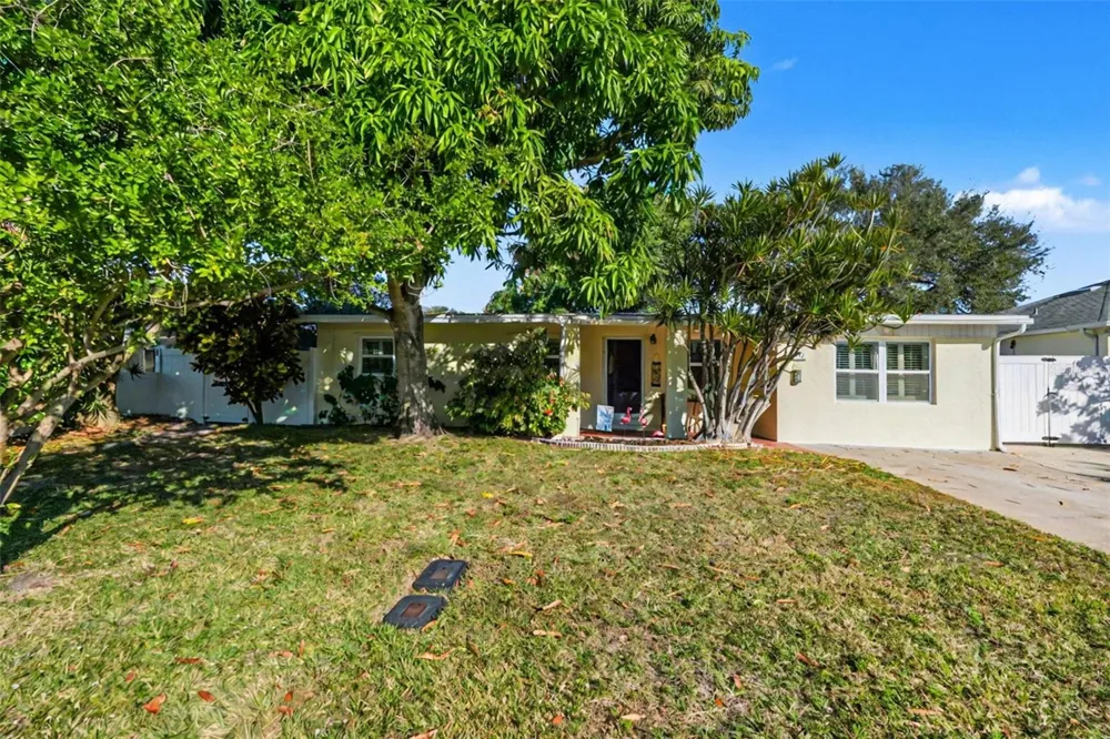 206 HARBOR DRIVE Cape Canaveral, FL 32920