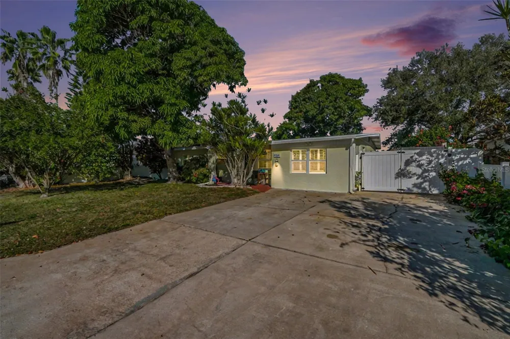 206 HARBOR DRIVE Cape Canaveral, FL 32920