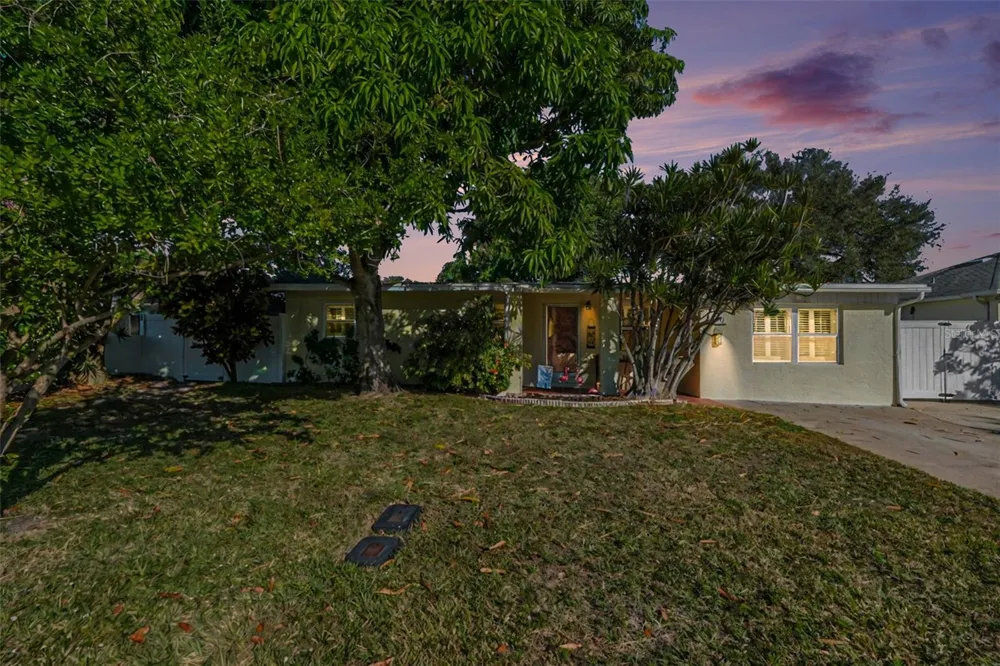 206 HARBOR DRIVE Cape Canaveral, FL 32920