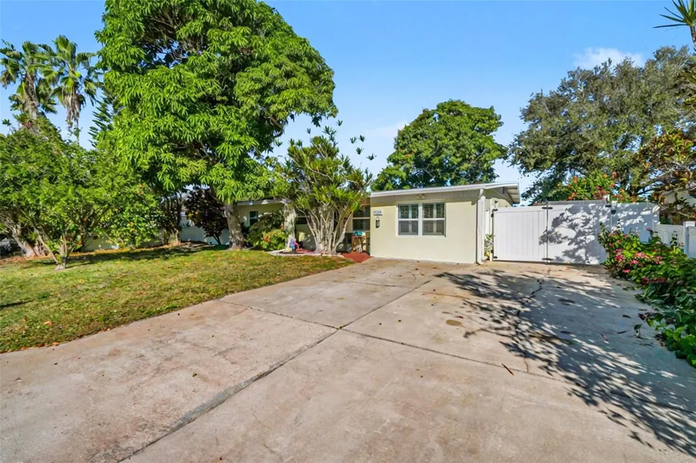 206 HARBOR DRIVE Cape Canaveral, FL 32920
