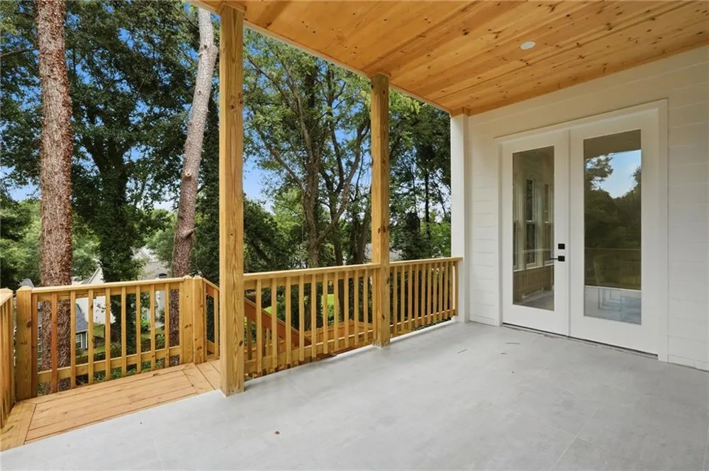 1361 Warren Avenue Scottdale, GA 30079