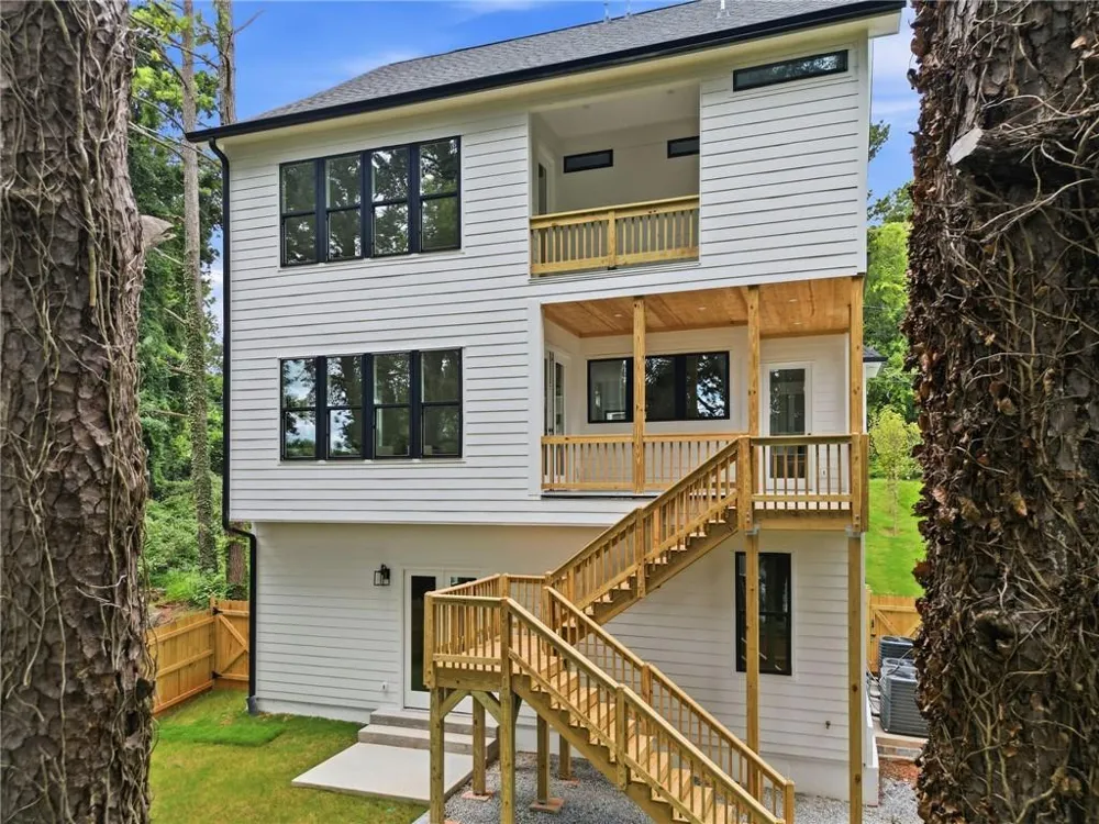 1361 Warren Avenue Scottdale, GA 30079