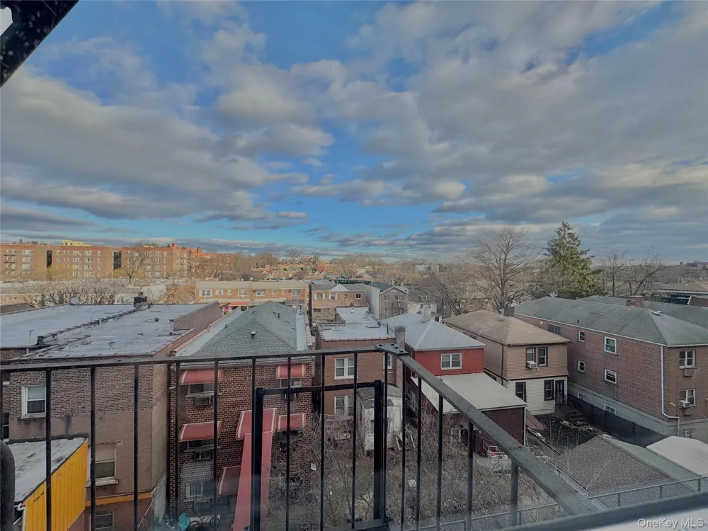 2090 Barnes Avenue #3G Bronx, NY 10462