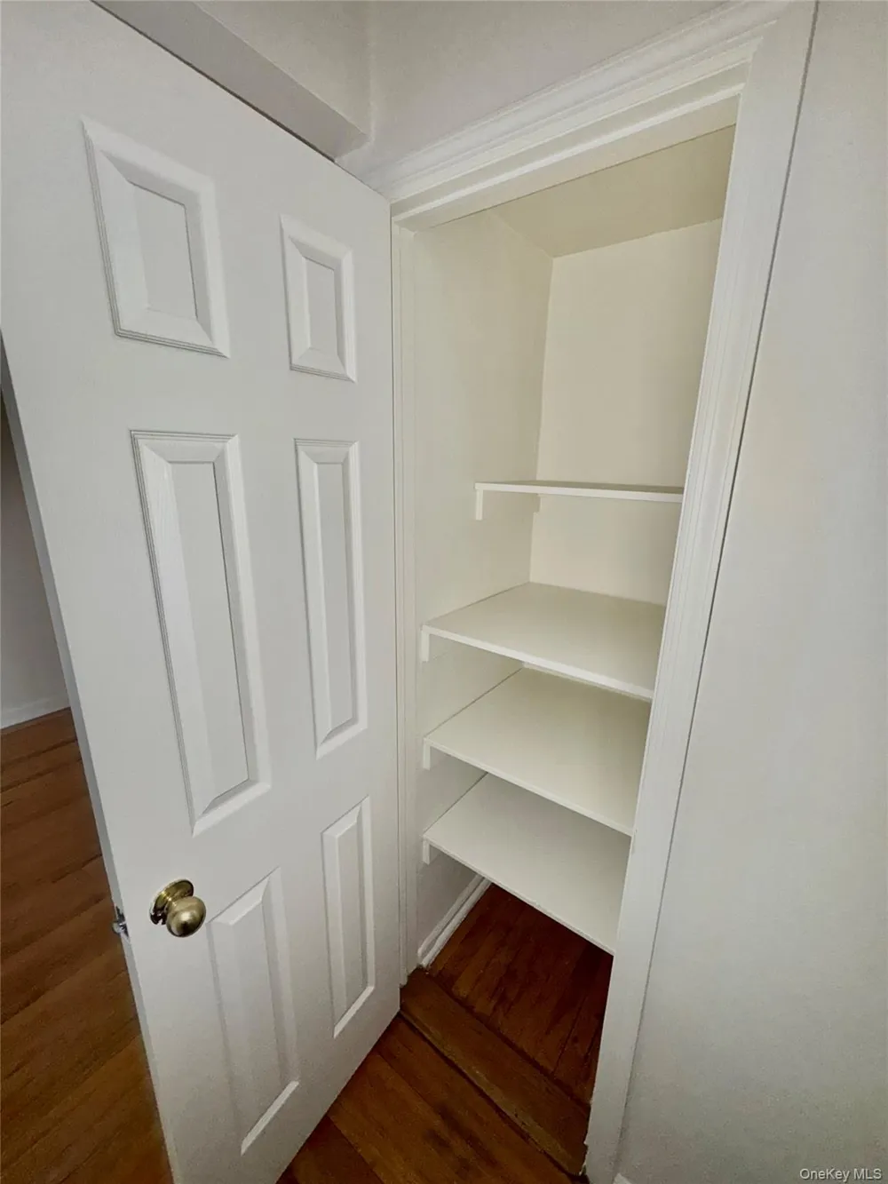 2090 Barnes Avenue #3G Bronx, NY 10462