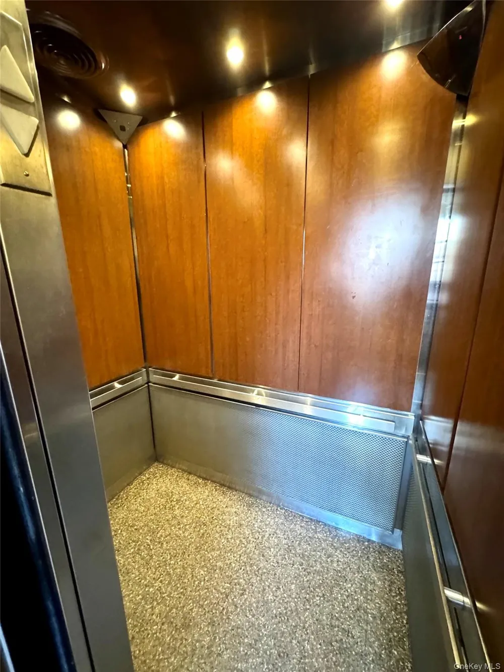 2090 Barnes Avenue #3G Bronx, NY 10462