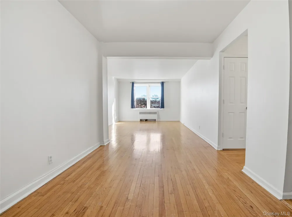 2090 Barnes Avenue #3G Bronx, NY 10462