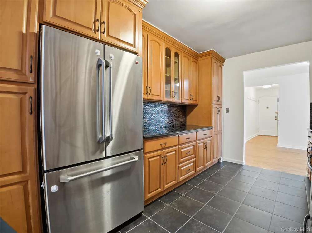 2090 Barnes Avenue #3G Bronx, NY 10462