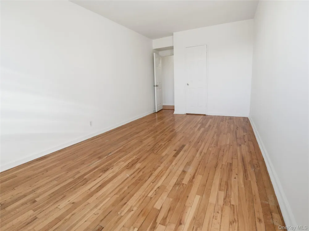 2090 Barnes Avenue #3G Bronx, NY 10462