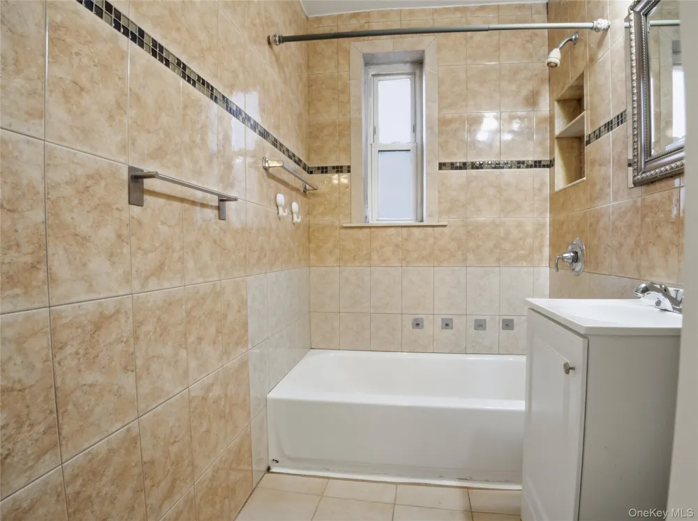 2090 Barnes Avenue #3G Bronx, NY 10462