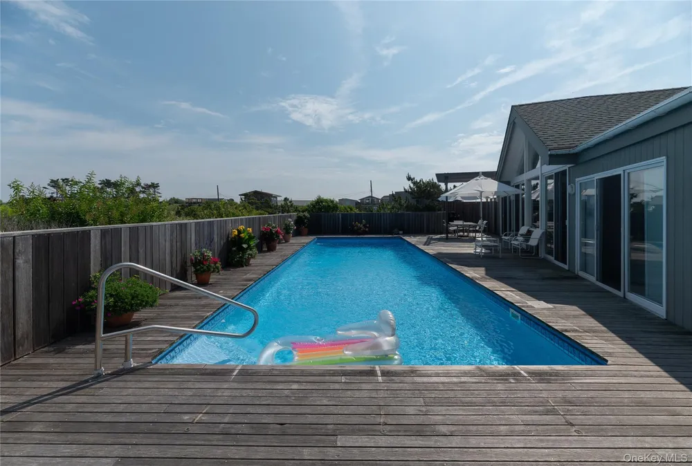 59 Gale Avenue Seaview, NY 11770