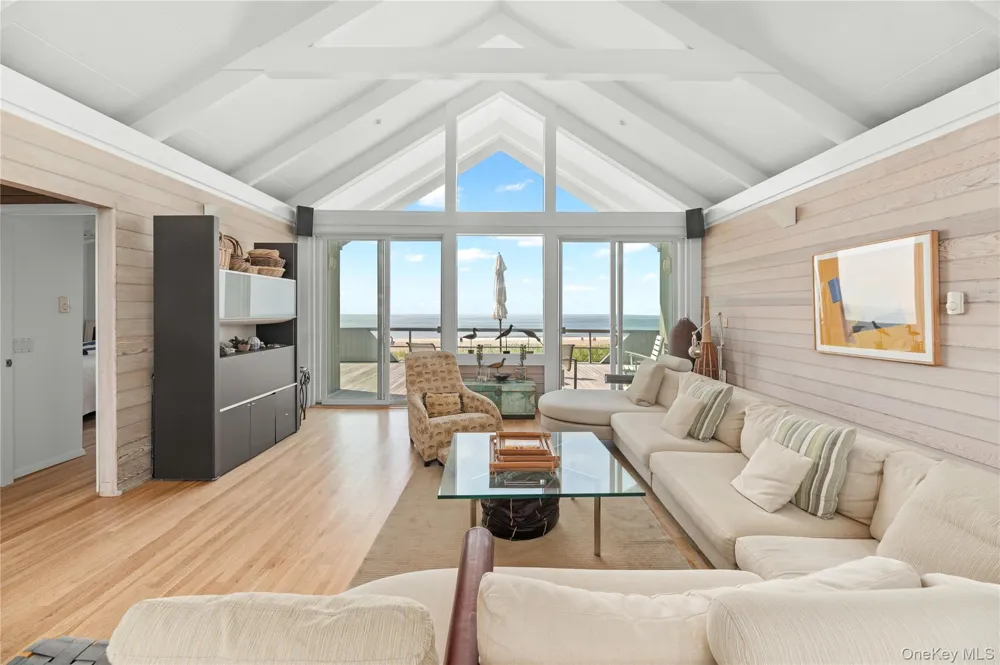 59 Gale Avenue Seaview, NY 11770