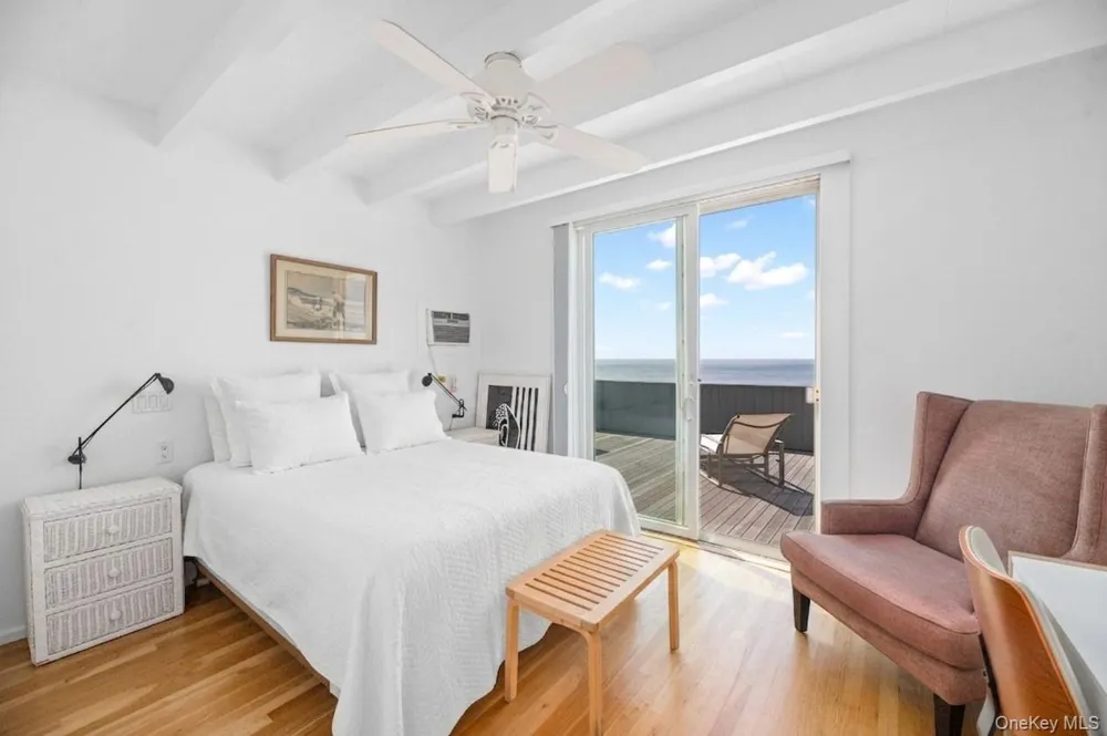 59 Gale Avenue Seaview, NY 11770