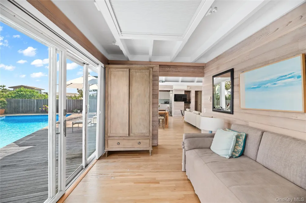 59 Gale Avenue Seaview, NY 11770
