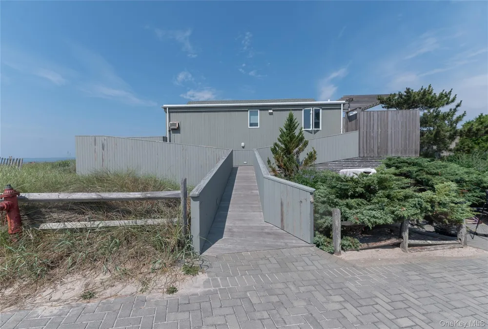 59 Gale Avenue Seaview, NY 11770