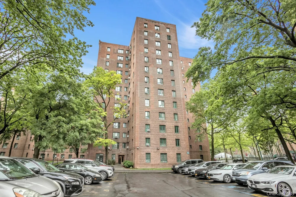1579 Metropolitan Avenue #3B Bronx, NY 10462