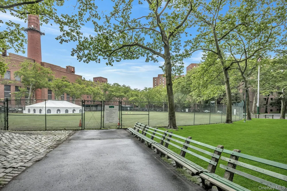 1579 Metropolitan Avenue #3B Bronx, NY 10462