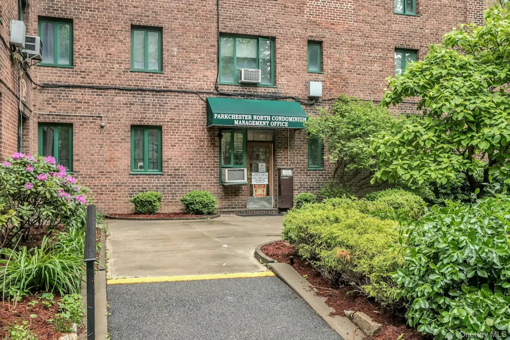 1579 Metropolitan Avenue #3B Bronx, NY 10462