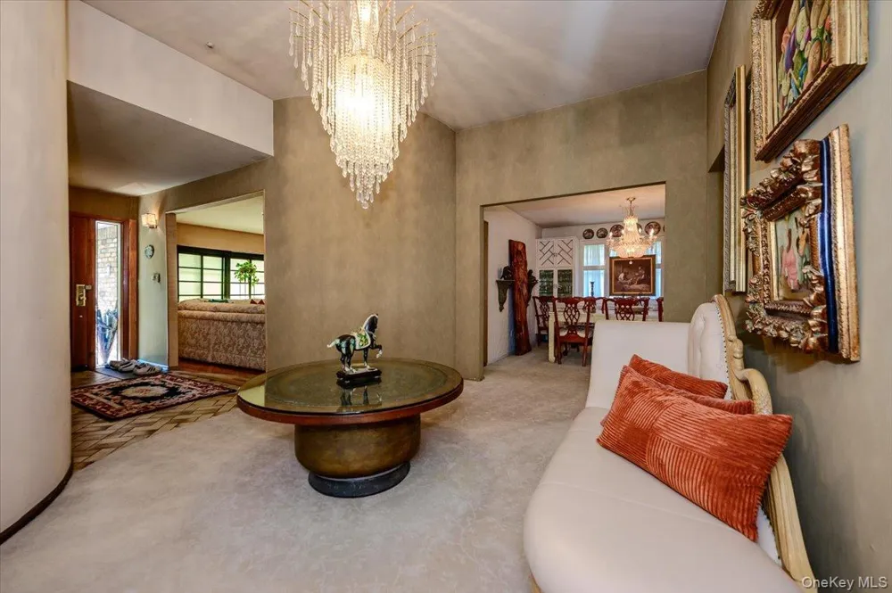 561 Golf Drive Valley Stream, NY 11581