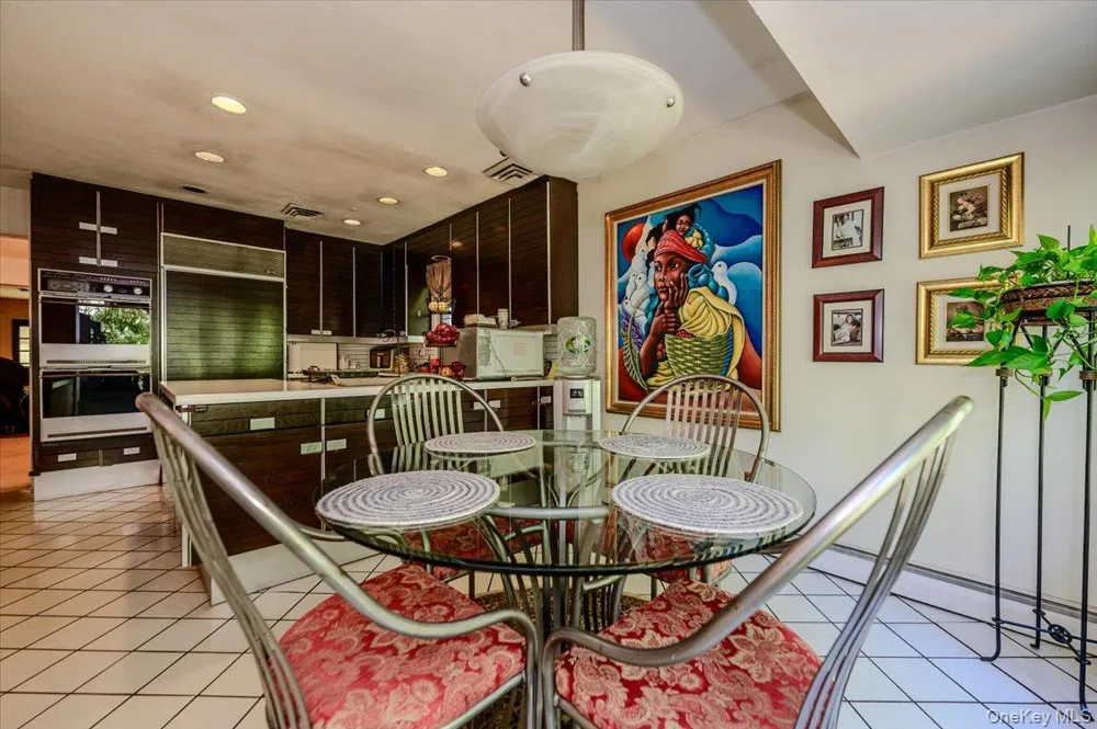 561 Golf Drive Valley Stream, NY 11581