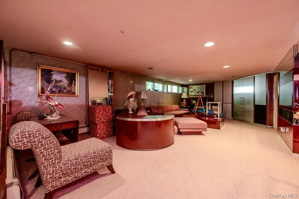561 Golf Drive Valley Stream, NY 11581