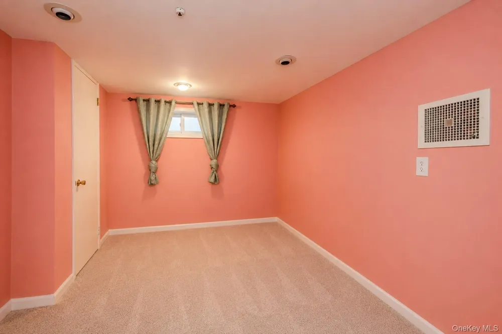 561 Golf Drive Valley Stream, NY 11581