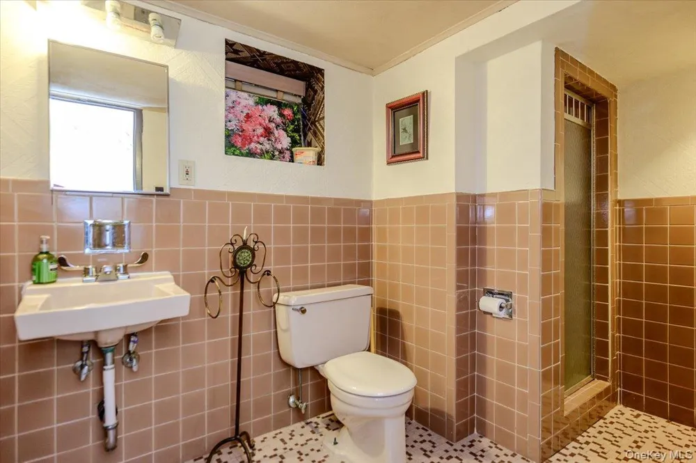 561 Golf Drive Valley Stream, NY 11581