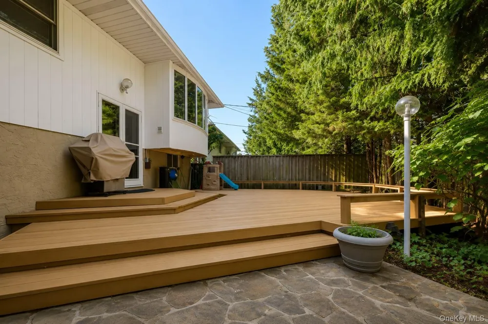 561 Golf Drive Valley Stream, NY 11581
