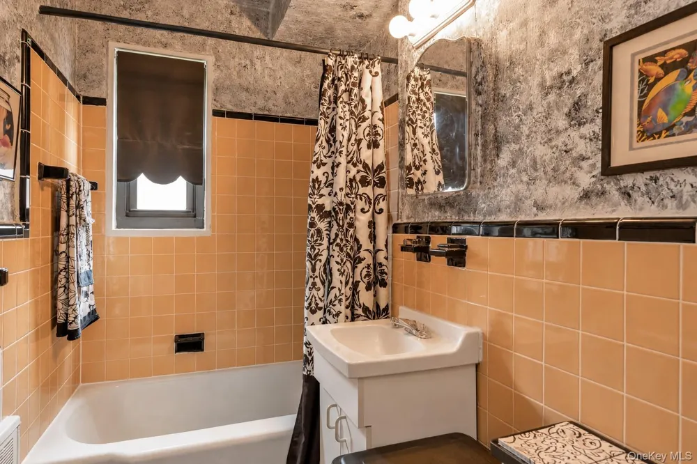 17-01 Utopia Parkway #1 Whitestone, NY 11357