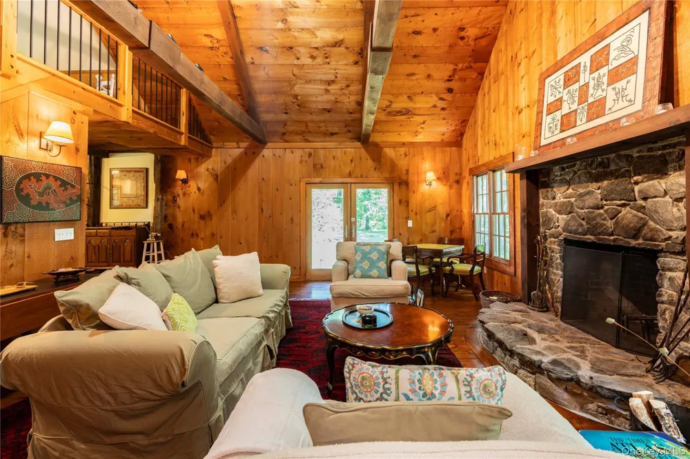 695 Wolf Hill Road Hillsdale, NY 12529